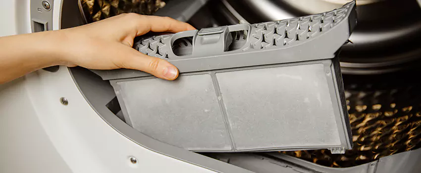 Signs Of A Clogged Dryer Lint Trap in Westmont, Illinois